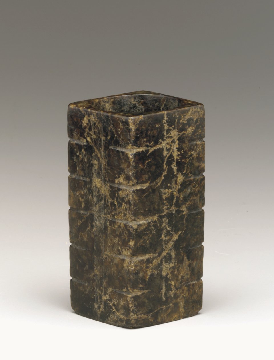 Tube haut (cong) région du lac Tai, culture Liangzhu, 3300-2250 av. J.-C. (jade) - Neolithic Period Chinese School