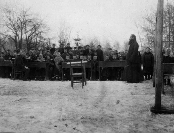 École de village russe - Neta Peacock