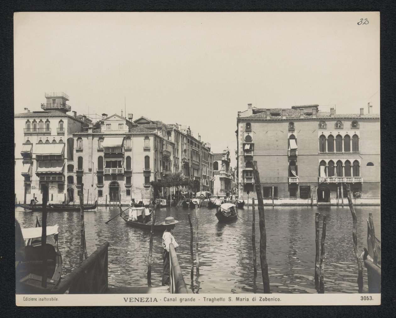 Ferries vers la Chiesa di Santa Maria del Giglio à Venise - Neue Photographische Gesellschaft