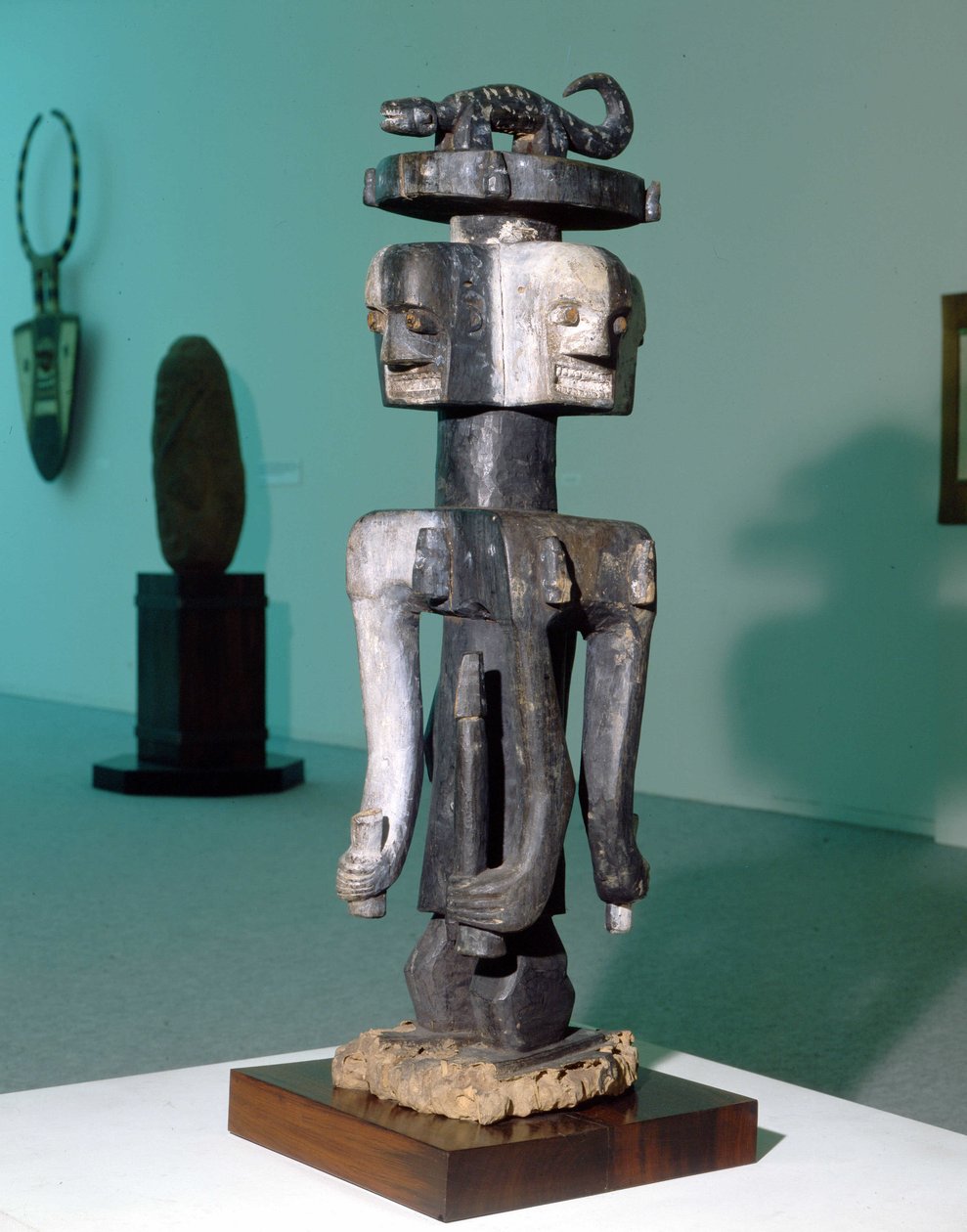 Arts populaires « Ijo » (Nigeria). Sculpture représentant un personnage de culte probablement un dieu phallique. - Nigerian Nigerian