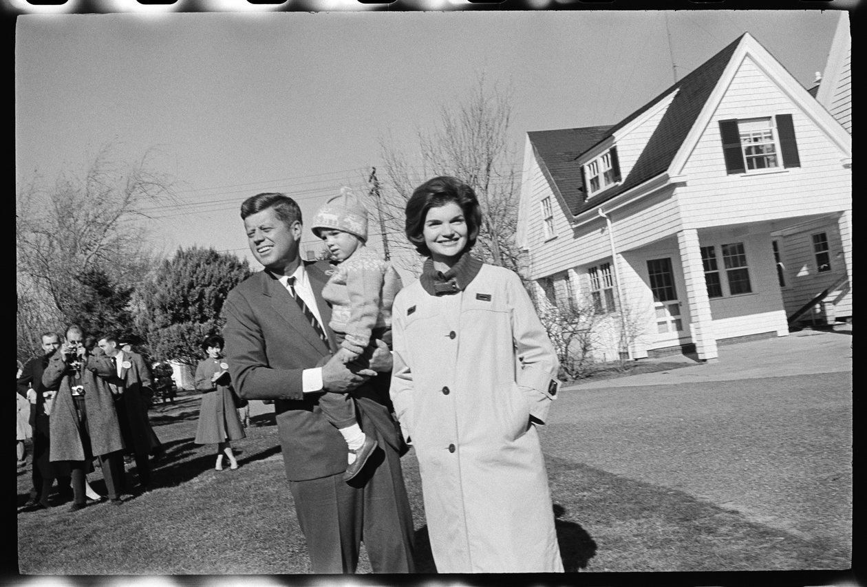 John F. Kennedy avec Jackie Kennedy et leur fille, Caroline - Orlando Suero