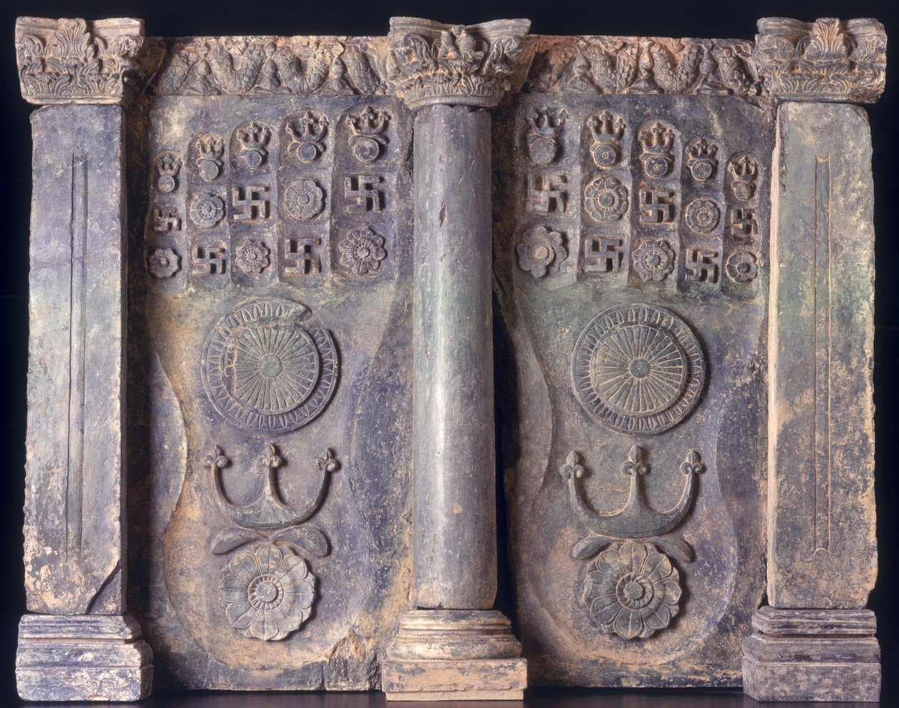 Frise montrant les empreintes de Bouddha, Gandhara 1er au 5ème siècle après J.-C. - Pakistani School
