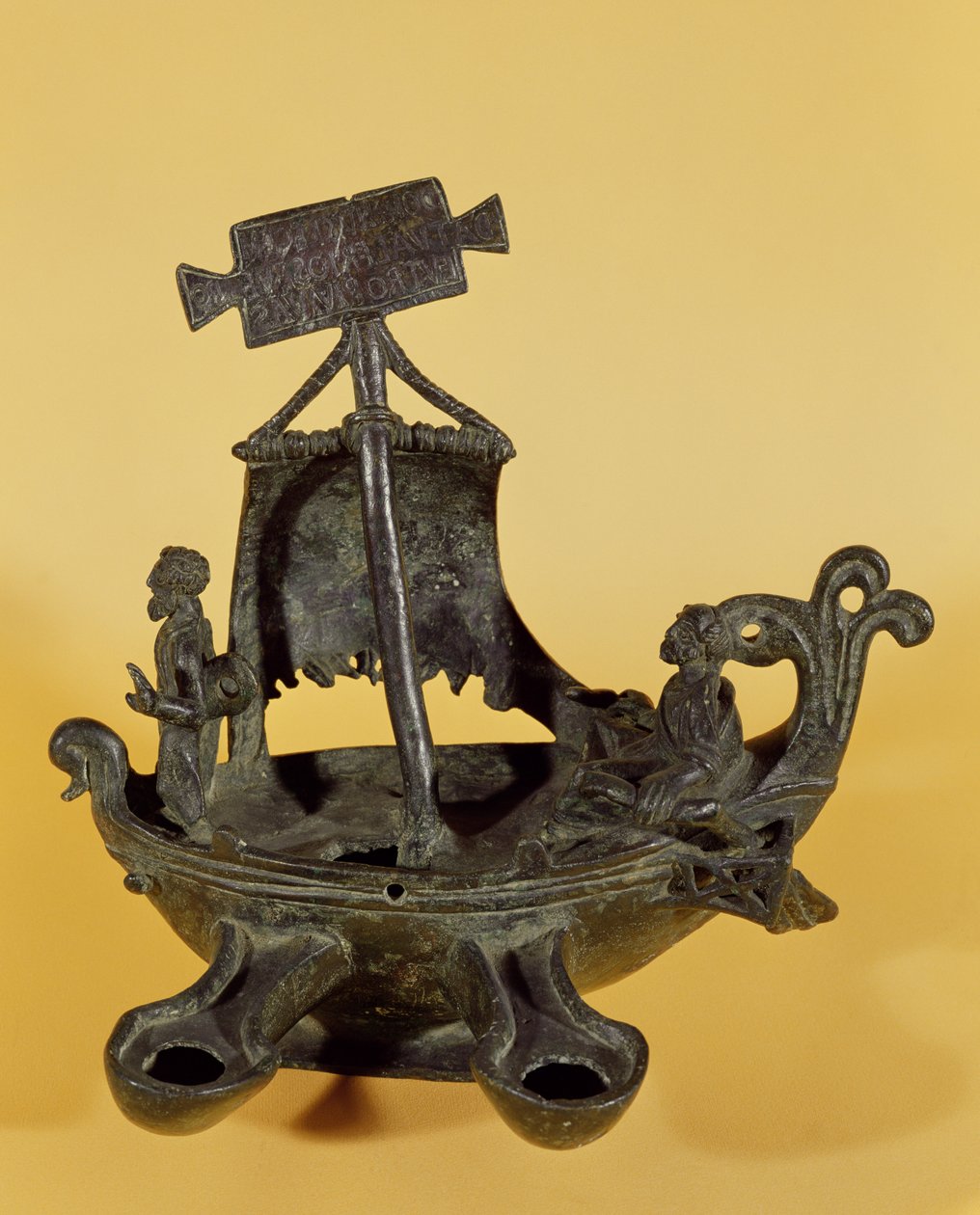 Lampe en forme de bateau, avec Saint Paul et Saint Pierre - Paleo Christian