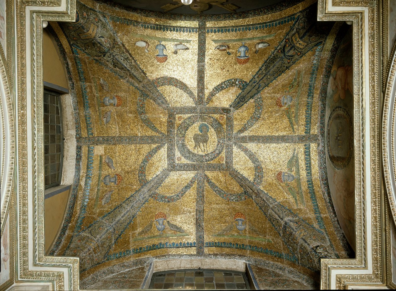 Mosaïques du Ve siècle, au centre l