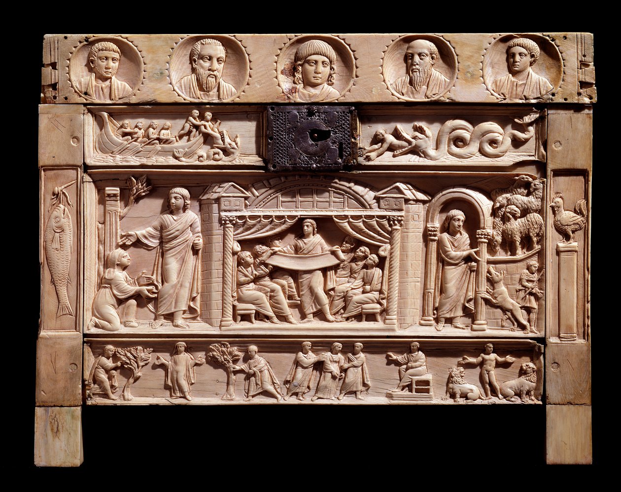 Reliquaire avec reliefs représentant des scènes de l