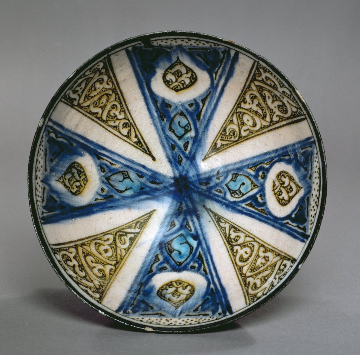 Plat, de Kashan, Iran, période seldjoukide, fin du 13ème siècle - Persian School
