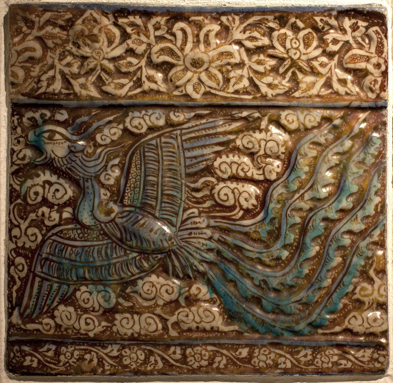 Simurgh (Simorgh ou Senmurw) - Azulejos - Faïence de Kashan (Perse), période Ilkhanide, début du 14e siècle (Carreau, céramique moulée, lustre et peinture sous glaçure, Perse, Kashan, début du 14e siècle, période Ilkhanide) - Musée Calouste Gulbenkian, Lis - Persian School
