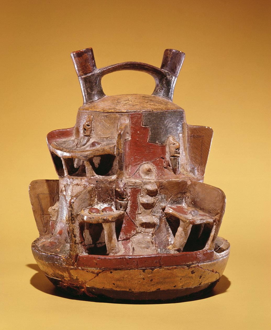 Vase en poterie représentant des maisons nichées dans les Andes - Peruvian School