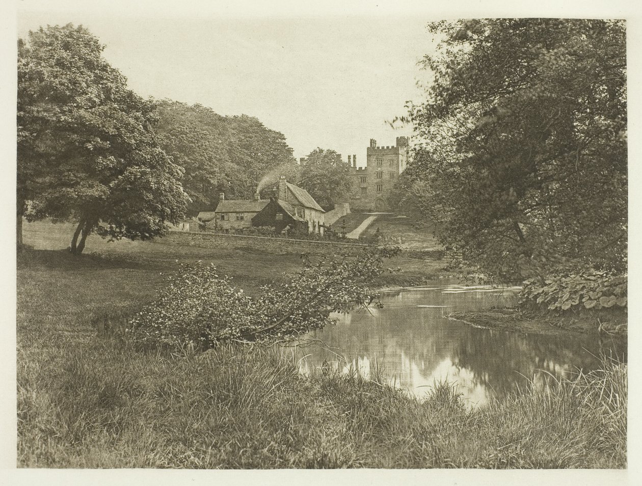 Haddon Hall et Homestead, depuis la rivière - Peter Henry Emerson