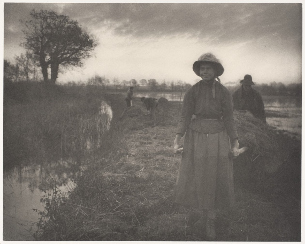 Pousser le foin des marais à la perche - Peter Henry Emerson