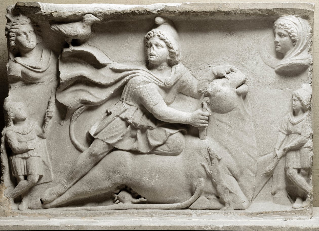 Civilisation des Phéniciens : scène de sacrifice représentant la divinité Mithra immolant le taureau. 2ème ou 3ème siècle ap. J.-C. Bas-relief en marbre. Paris, Musée du Louvre - Phoenician Phoenician