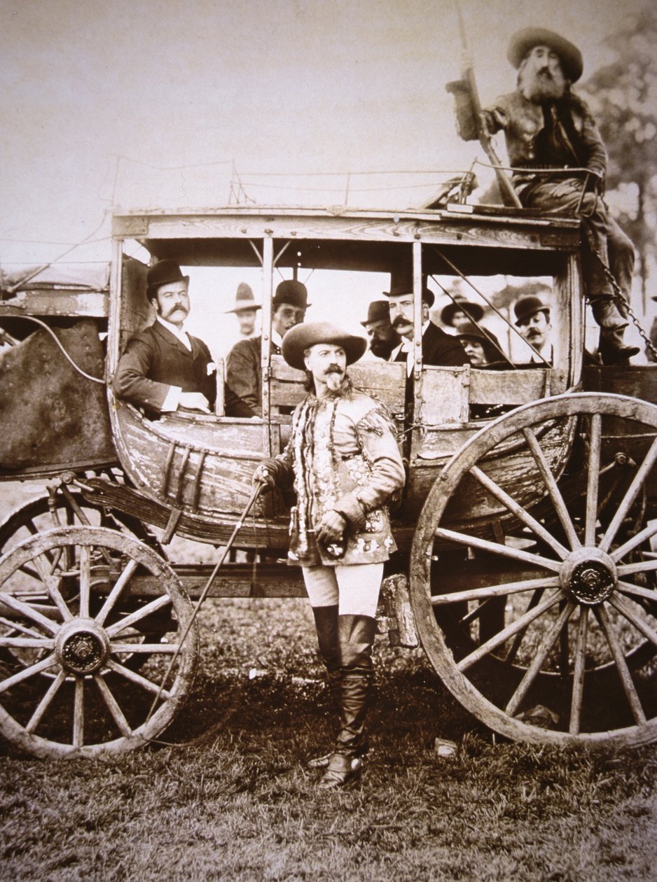 Buffalo Bill Cody (1846-1917) et son carrosse Deadwood - Photographer American