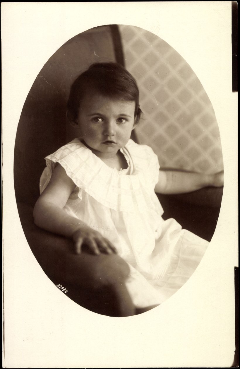 Passepartout Ak Princesse Hilda de Bavière enfant (photo n/b) - Photographer German