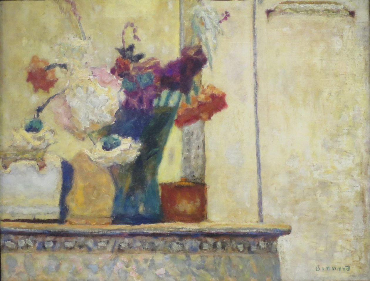 Fleurs sur un manteau de cheminée - Pierre Bonnard