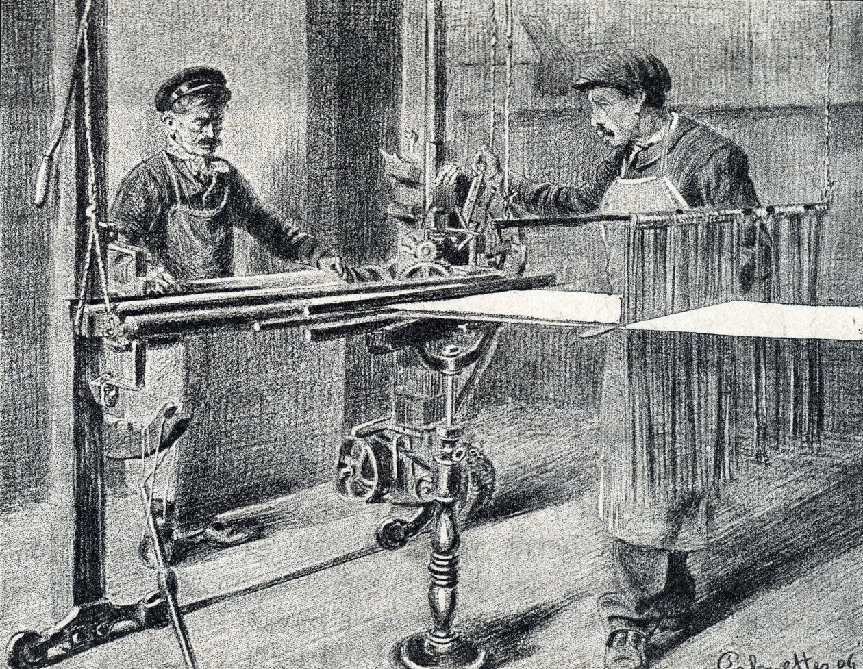 Atelier de soie : préparation de la chaîne au dossier Gravure tirée de 