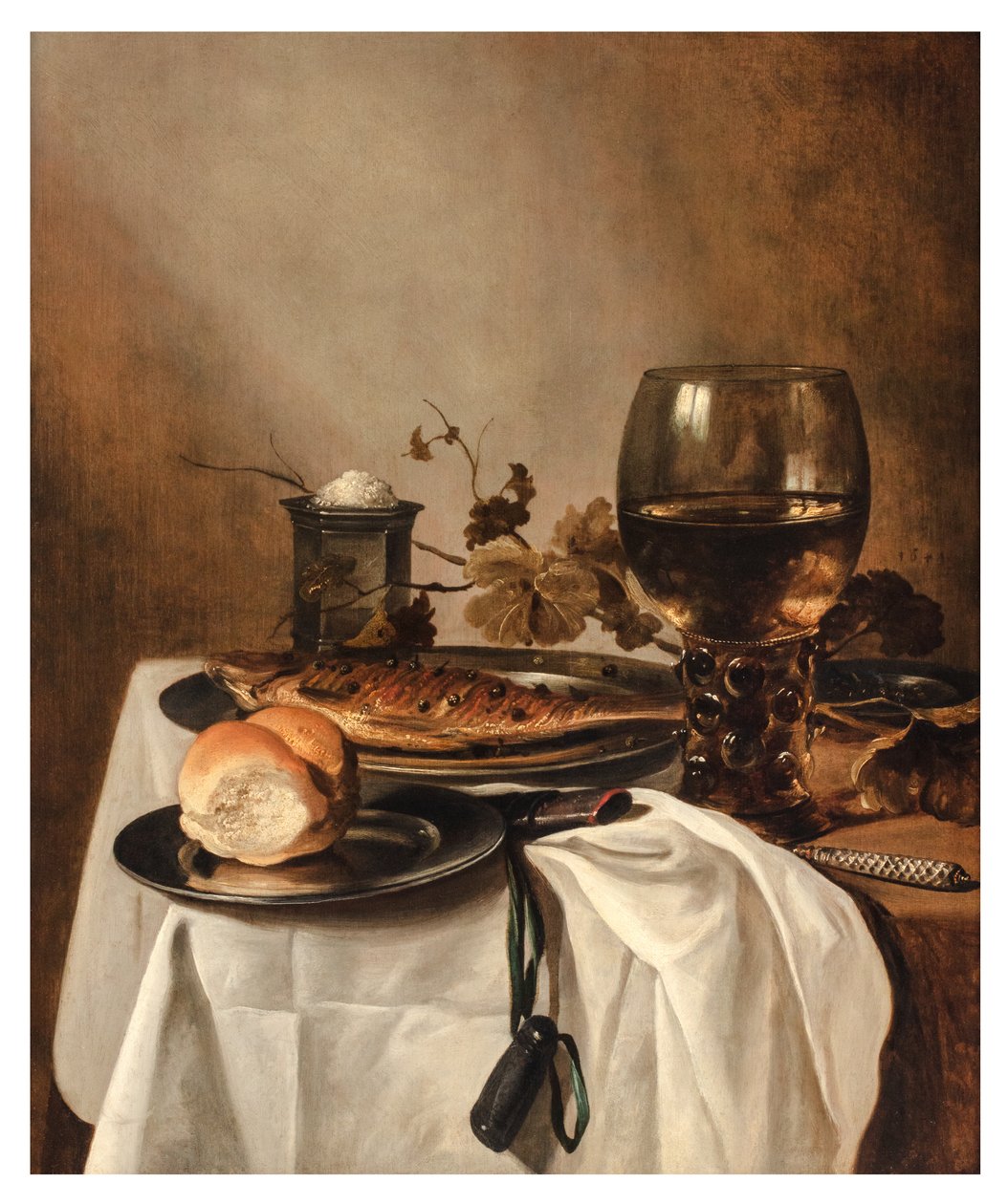 Un rouleau, hareng, salière en argent, grand Roemer et couteau sur une table drapée, c.1644 - Pieter Claesz