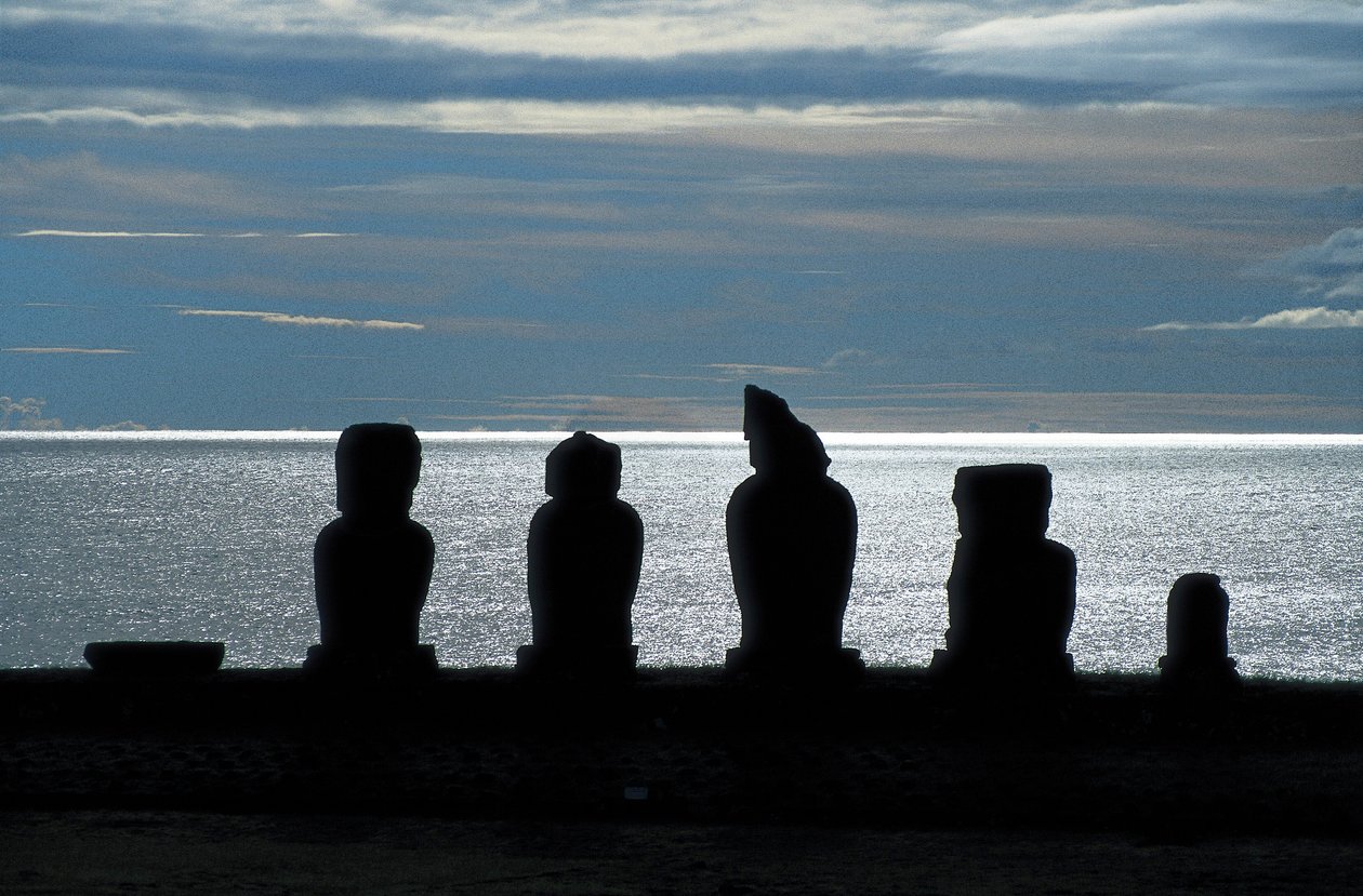 Statues Moai, Parc national de Rapa Nui, Île de Pâques, Chili - Polynesian Polynesian
