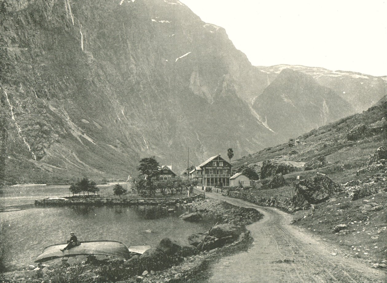 Station de téléphone et hôtels, Gudvangen, Norvège, 1895 - Poulton and Co