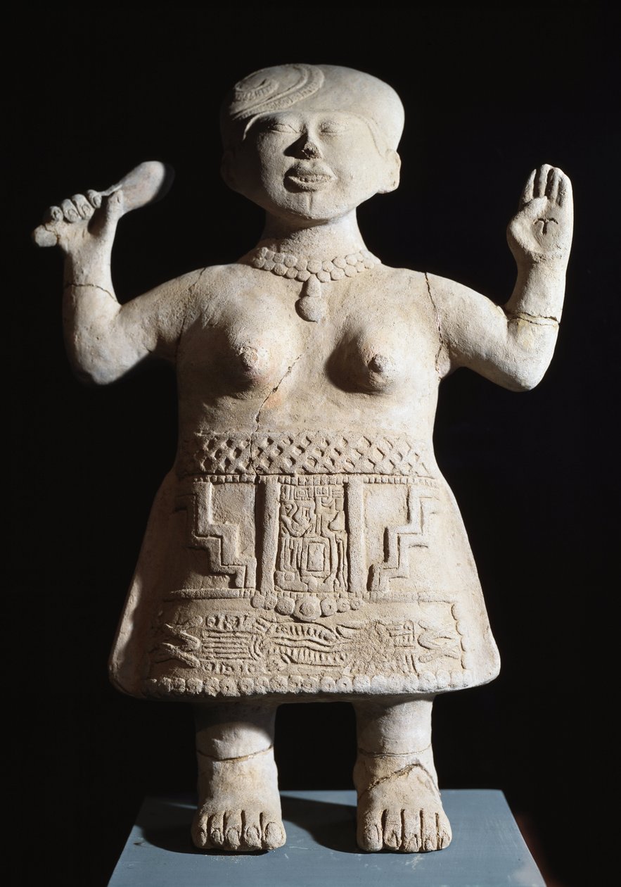 Art précolombien, civilisation totonaque : statuette de prêtresse bras en l