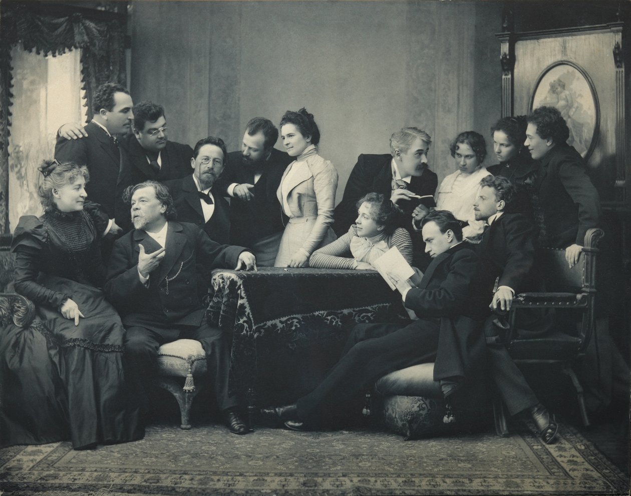 Anton Tchekhov entre les acteurs de la pièce La Mouette - Pyotr Petrovich Pavlov