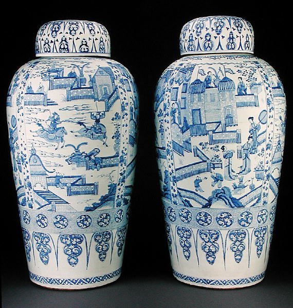 Une paire de vases de soldat bleu et blanc, vers 1700 - Qing Dynasty Chinese School