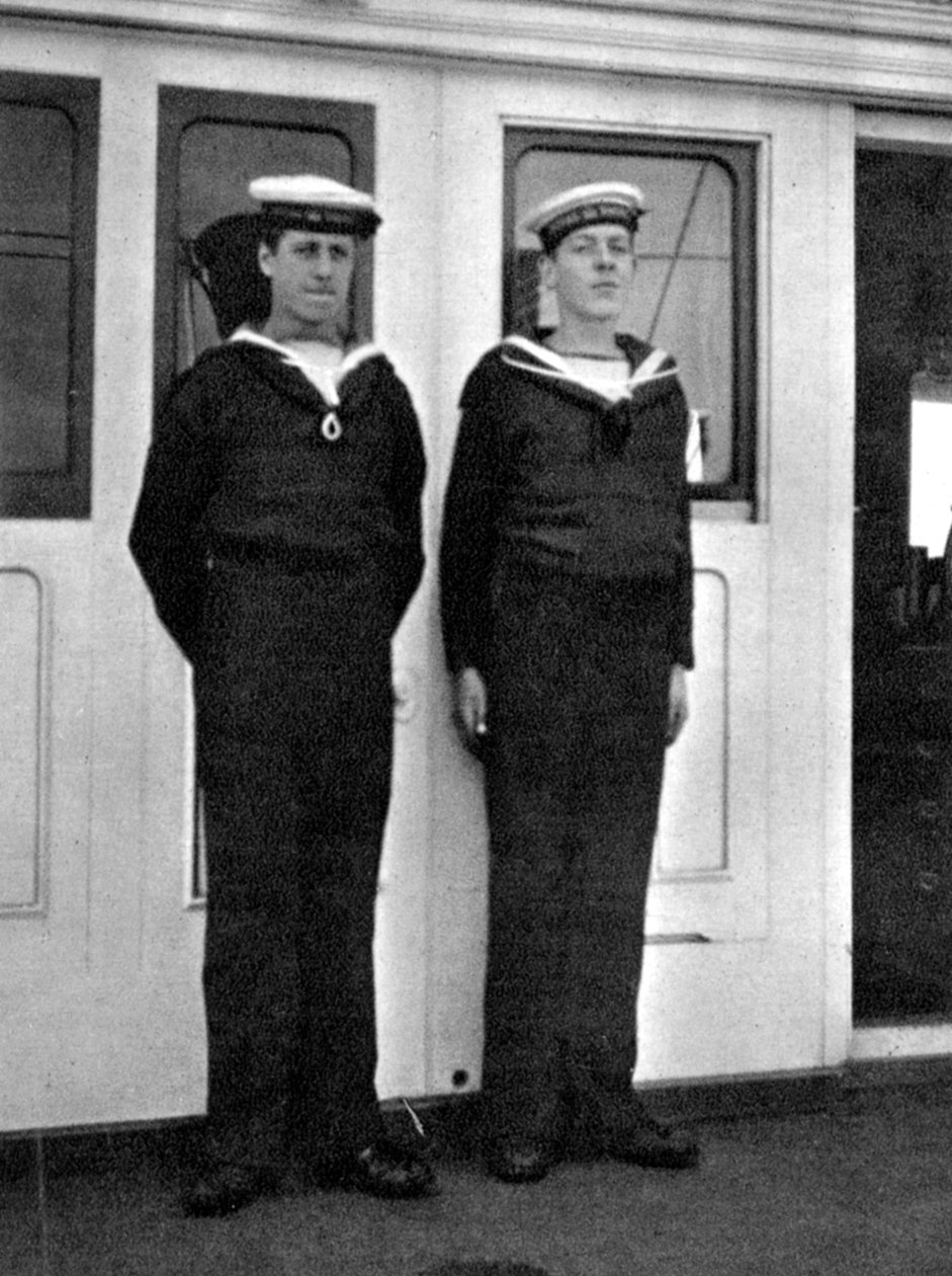 Deux garçons de navire sur le yacht royal Victoria et Albert III, 1908 - Queen Alexandra
