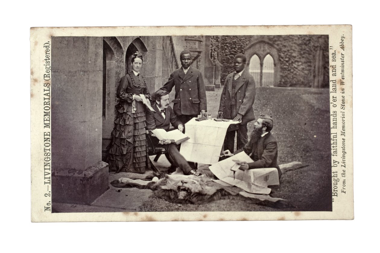 Tom et Agnes Livingstone, Abdullah Susi, James Chuma et Horace Waller, Newstead Abbey, Angleterre, juin 1874 - R. and Son Allen