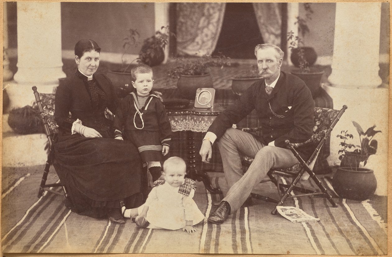Colonel Carpendale et sa famille, Neemuch (recto, en bas) - Raja Deen Dayal