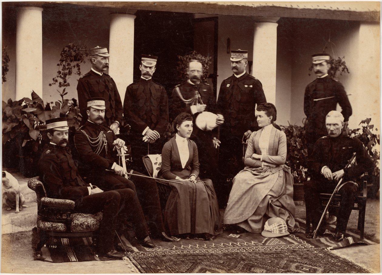 Le duc et la duchesse de Connaught, avec le colonel Adam, le capitaine H.V. Benett, le colonel Becher, le général Knowles, le capitaine Herbert, le colonel Cavaye, Mme Cavaye et le général R. Gellispie, Mhow - Raja Deen Dayal