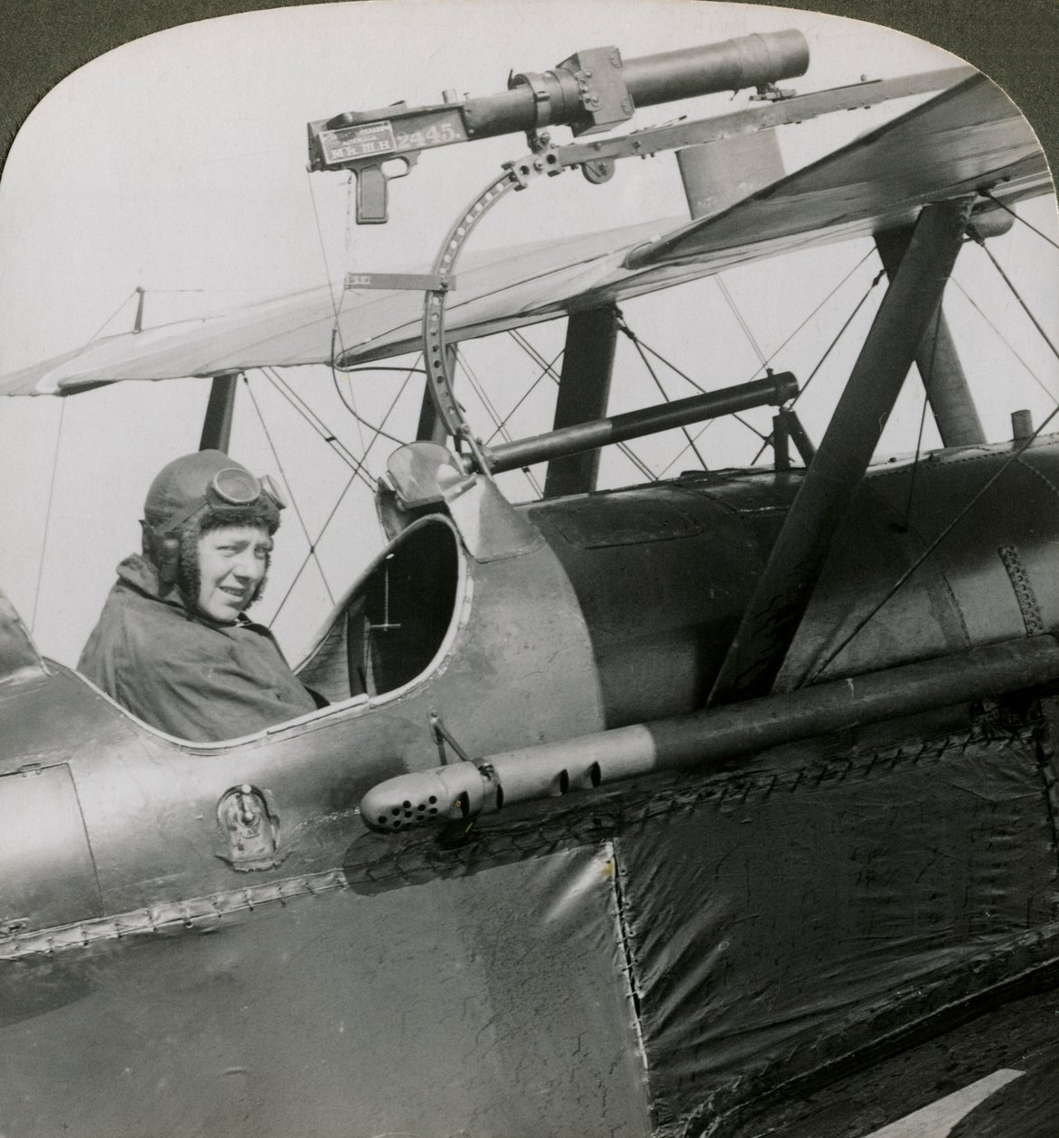 Sopwith Scout avec pistolet photographique monté sur l