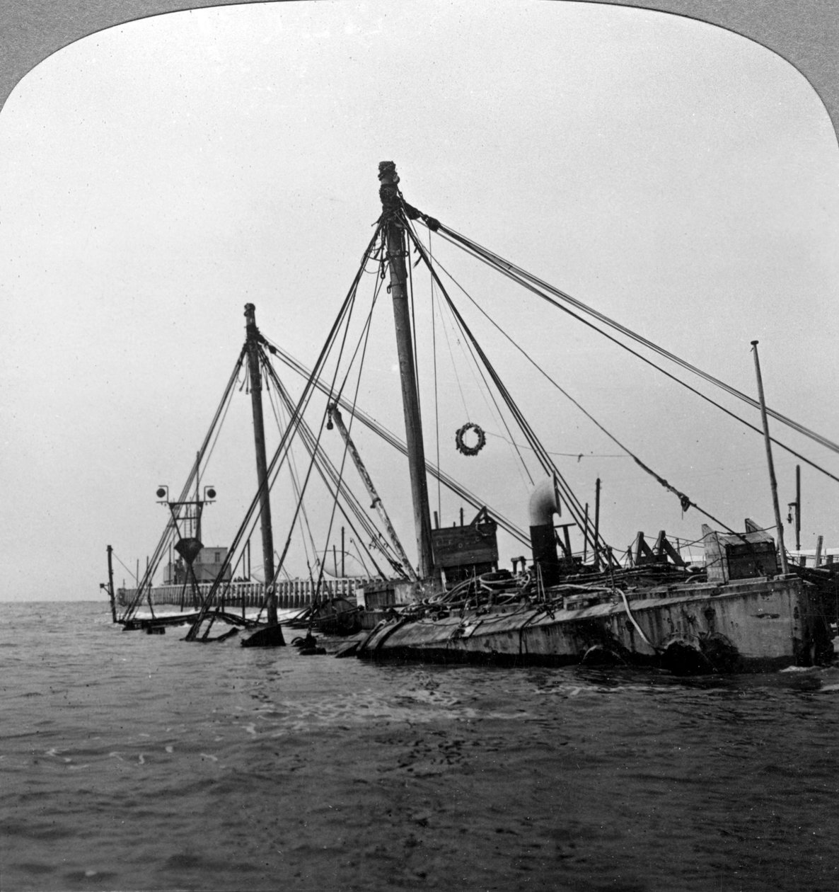 Navire de guerre coulé HMS Vindictive, Ostende, Belgique, Première Guerre mondiale, 1918 - Realistic Travels Publishers