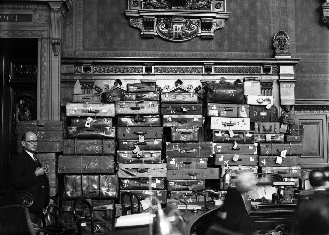 Procès du médecin Marcel Petiot (tueur en série) mars 1946 : Marcel Petiot sur le banc des accusés, à l