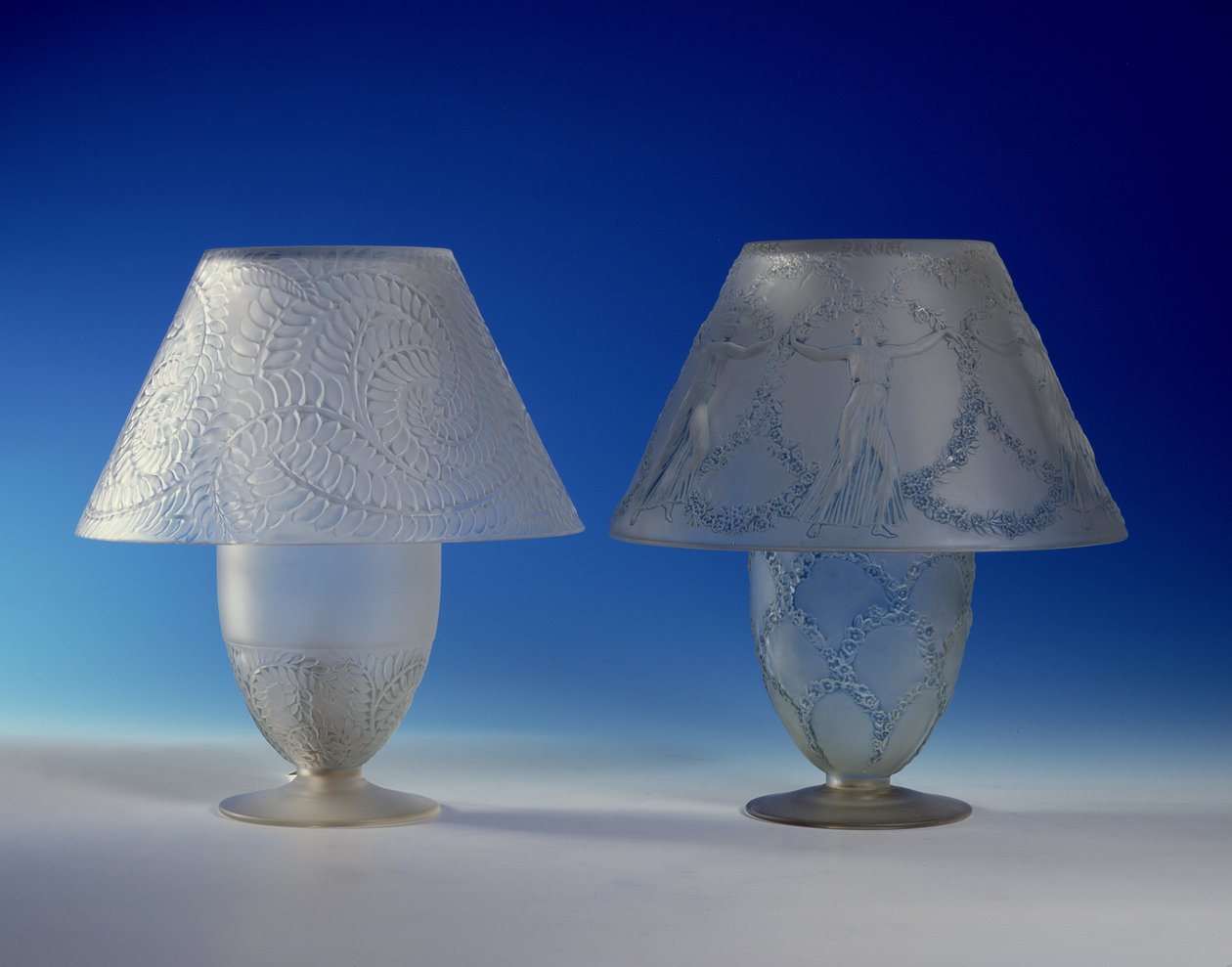 Feuillages givrés, tables, lampes (verre) - Rene Jules Lalique