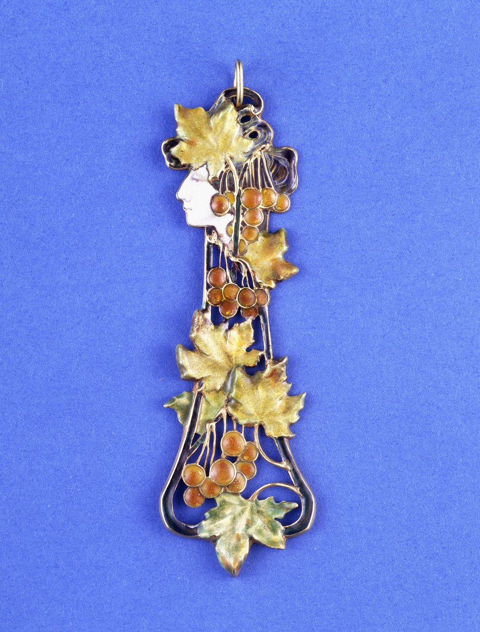 Un pendentif Lalique, formé comme une tête de jeune fille Art Nouveau en profil, vers 1900 - Rene Jules Lalique