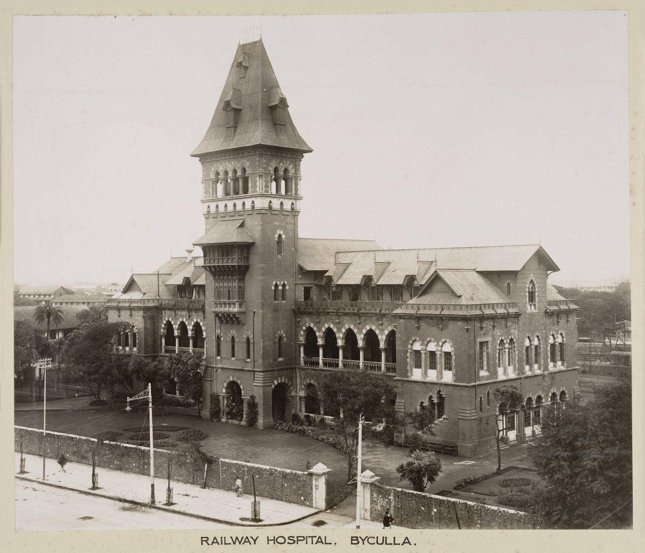 Hôpitaux Hôpital ferroviaire de Byculla, Inde, vers 1930 - John Pardon