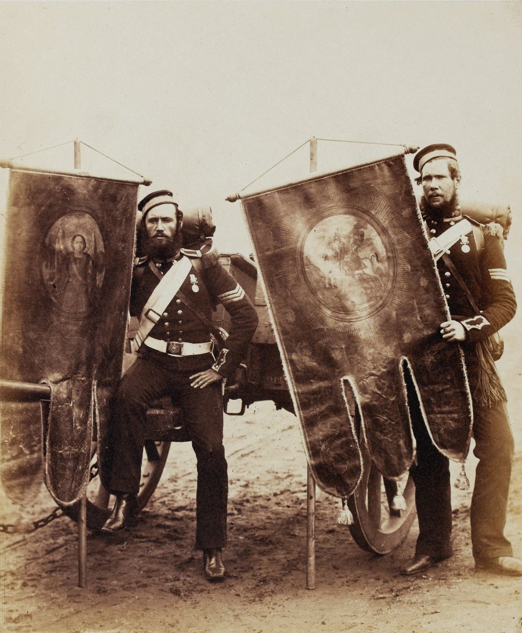 Sergent de compagnie Christy et sergent McGifford, artillerie royale, 1856 - Robert Howlett