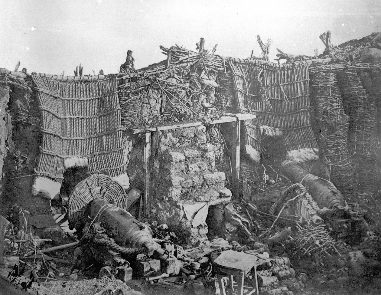 Une batterie à deux canons pendant la guerre de Crimée, vers 1855 - Roger Fenton