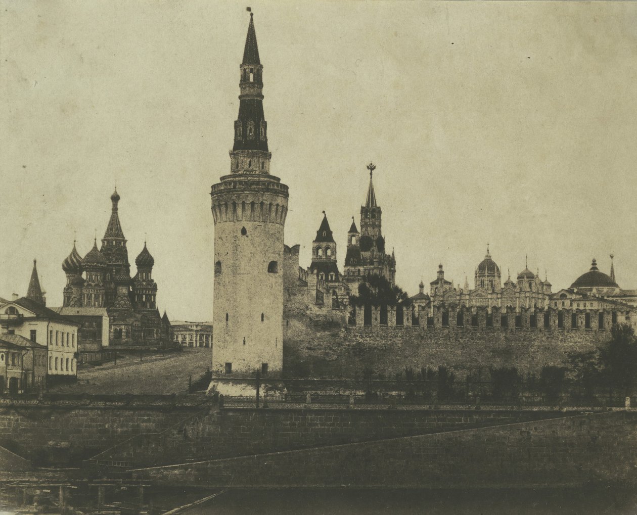 Façade sud du Kremlin depuis le vieux pont, 1852 - Roger Fenton