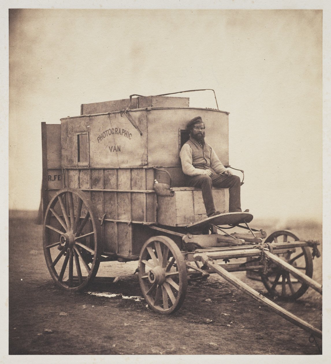 La caravane du photographe avec Marcus Sparling en Crimée - Roger Fenton
