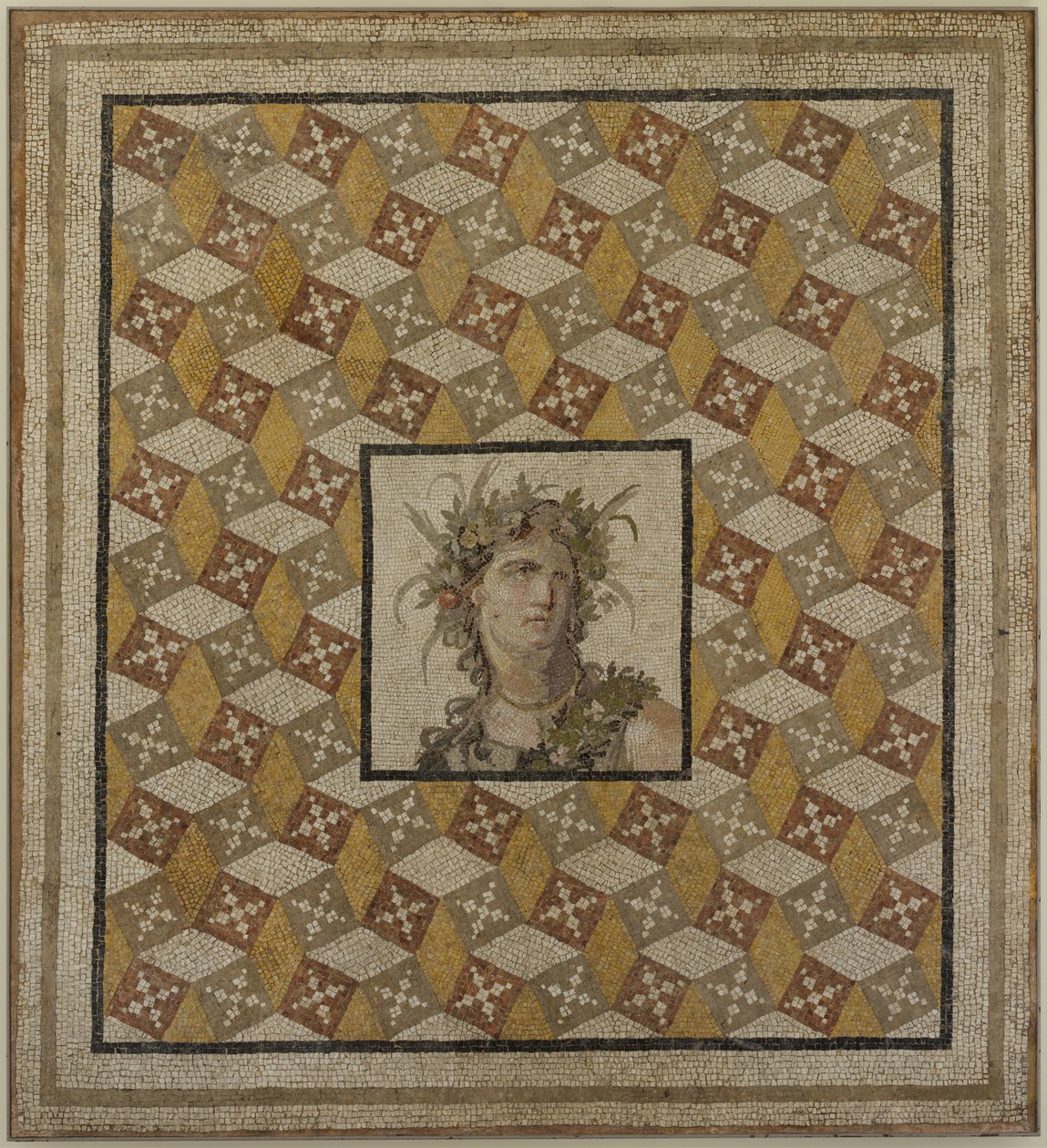 Panneau de sol en mosaïque (pierre, tuile et verre) - Roman