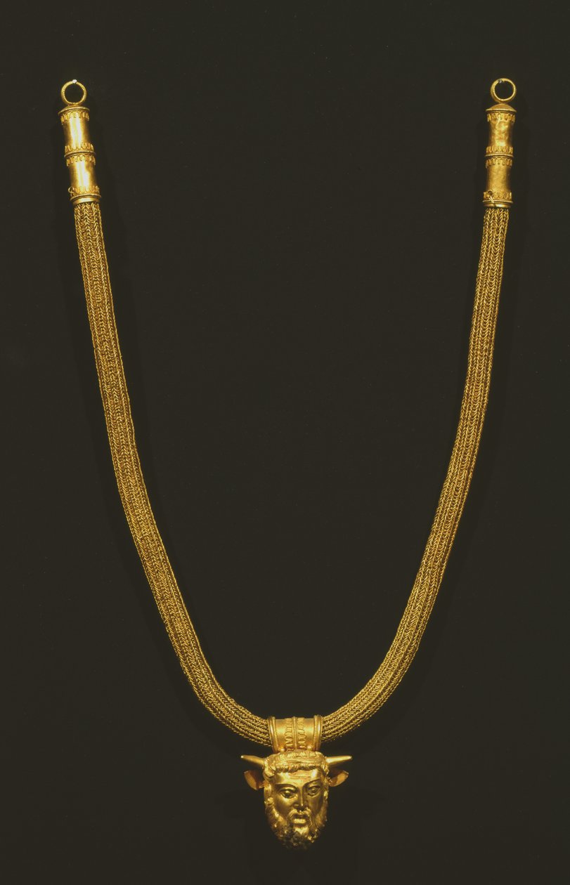 Collier avec la tête d
