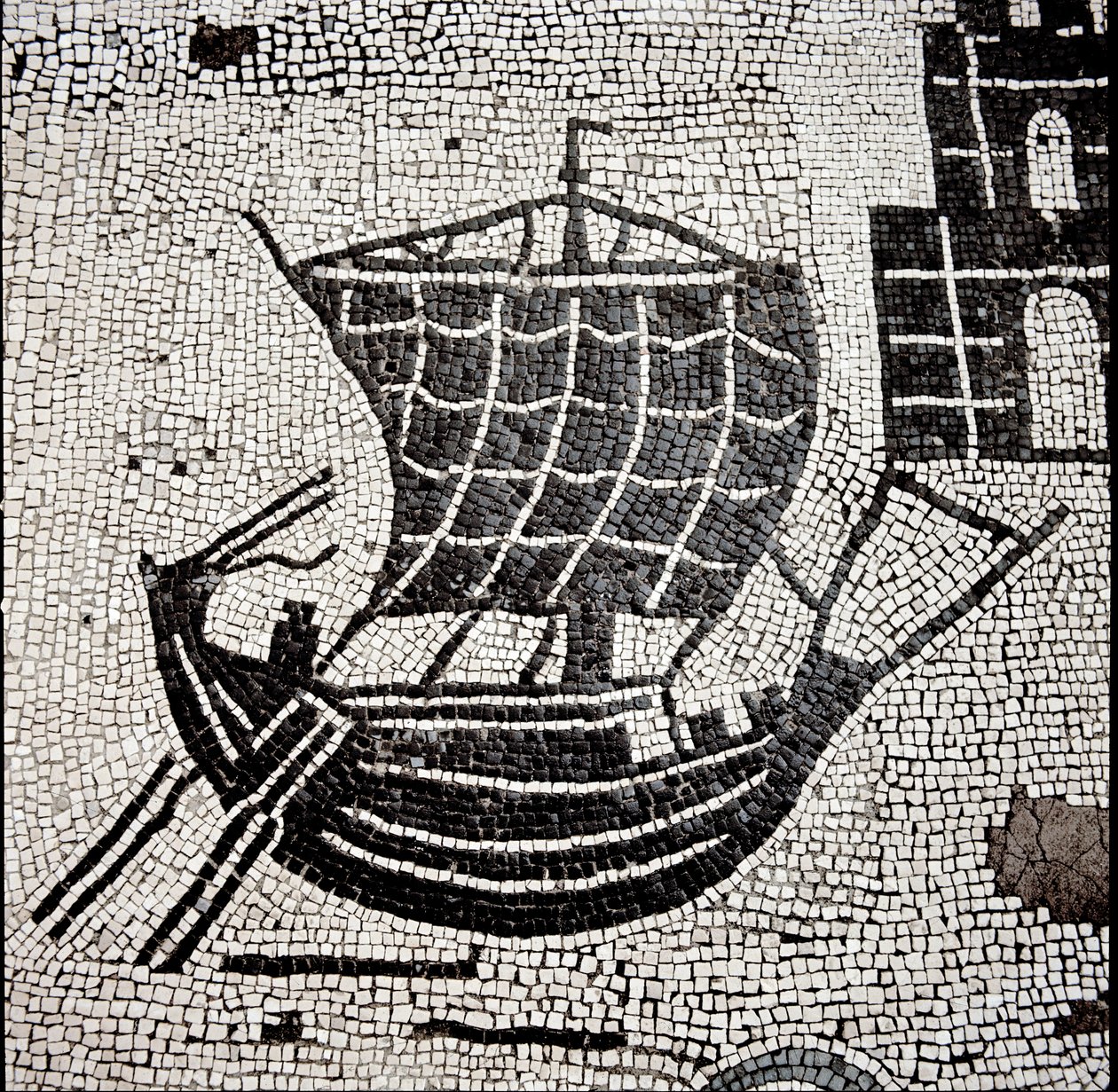 Un navire dans le port d