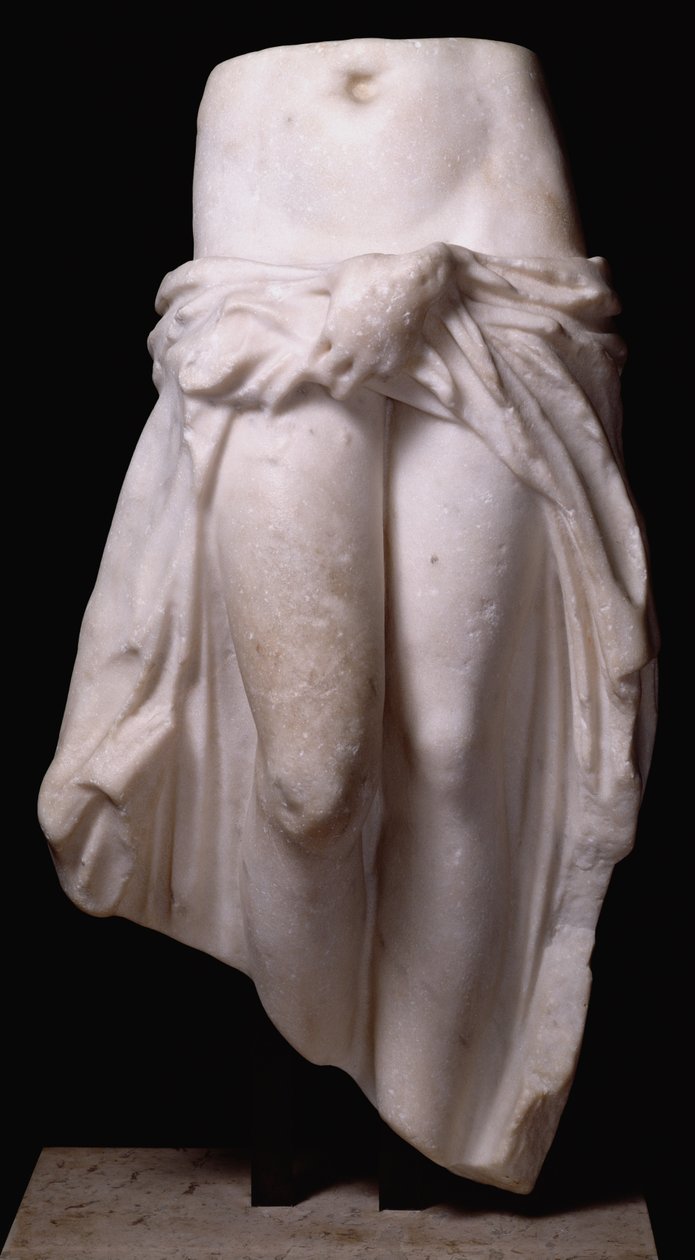 Aphrodite tenant ses vêtements, de Tripoli, c.370-24 av. J.-C. (marbre) - Roman