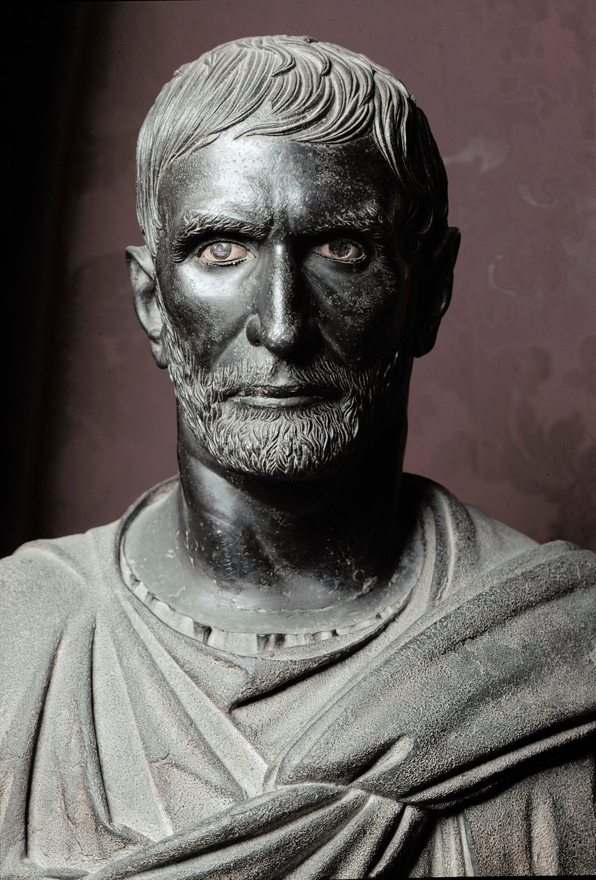 Buste de Brutus (Bruto Capitolino) - Sculpture en bronze, 300 av. J.-C., Dim. 79 cm - Rome, Musei Capitolini, Palazzo dei Conservatori, Sala dei Trionfi - Buste de Lucius Junius Brutus, connu sous le nom de Brutus Capitolin - Sculpture en bronze - Roman