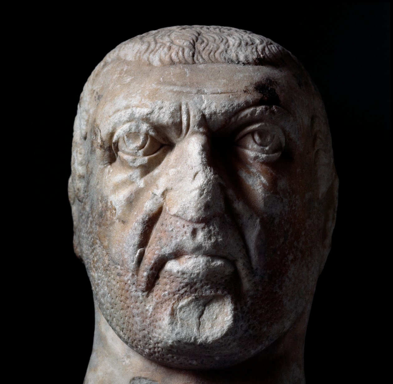Buste de Dioclétien (Gaius Aurelius Valerius Diocletianus, 245-316), empereur romain de 284 à 305. Sculpture en marbre. Chieti, Museo Archeologico. - Roman