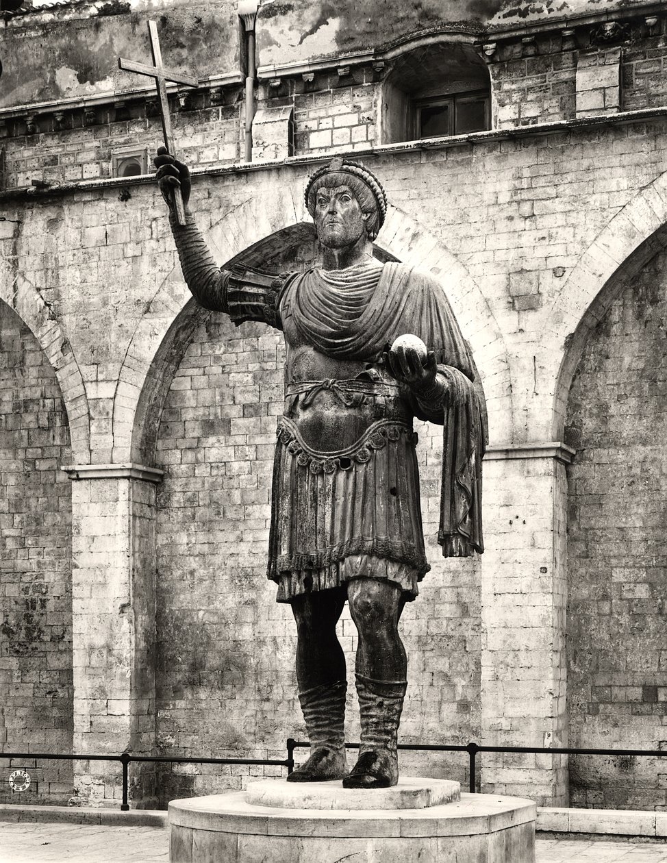 Statue colossale possiblement de l