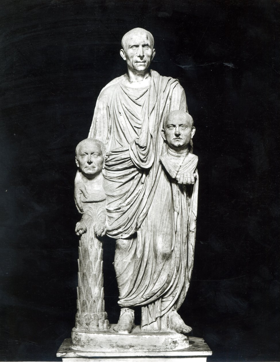 Lucius Junius Brutus tenant des bustes de ses ancêtres (photo en noir et blanc) - Roman