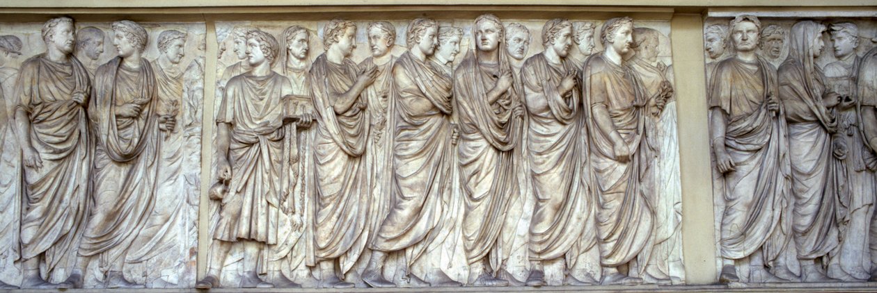 Procession de prêtres, mur nord de l