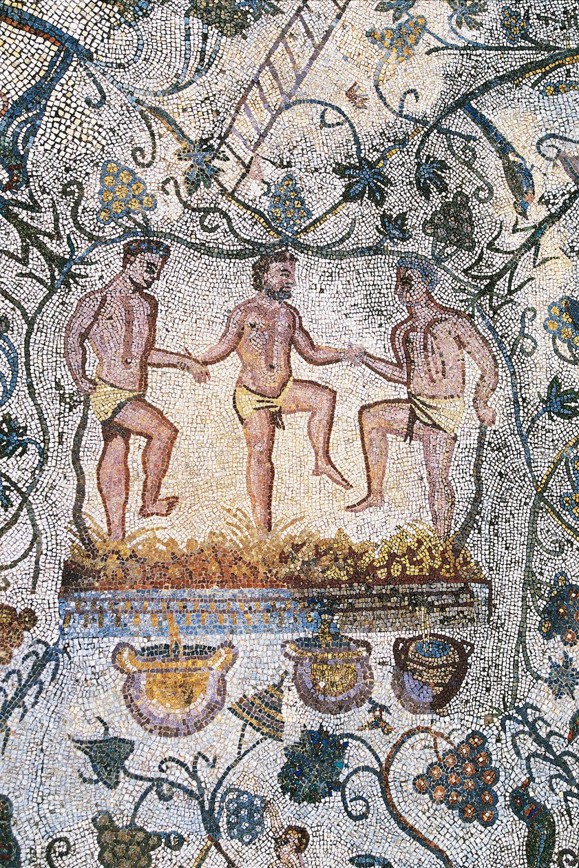 Art romain : Mosaïque de la récolte. Détail représentant trois hommes écrasant les raisins pour obtenir le moût. Maison romaine de l