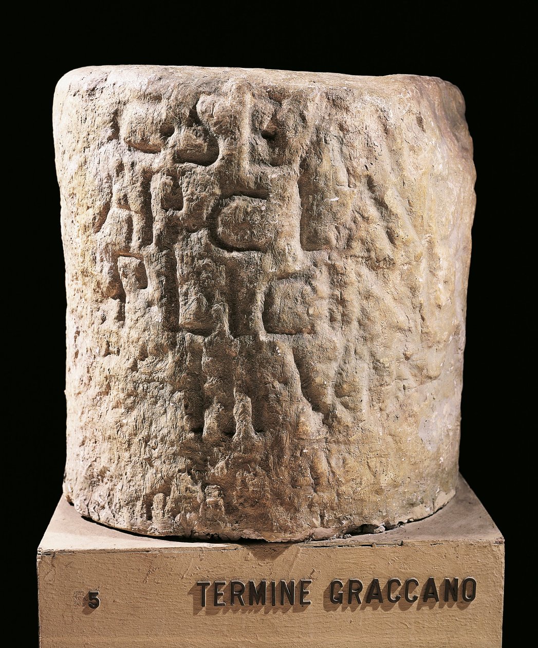 Civilisation romaine, borne qui marquait les lots assignés par les lois de Gracchi - Roman